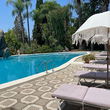 B&B La Villa Giardini Naxos Luaran gambar