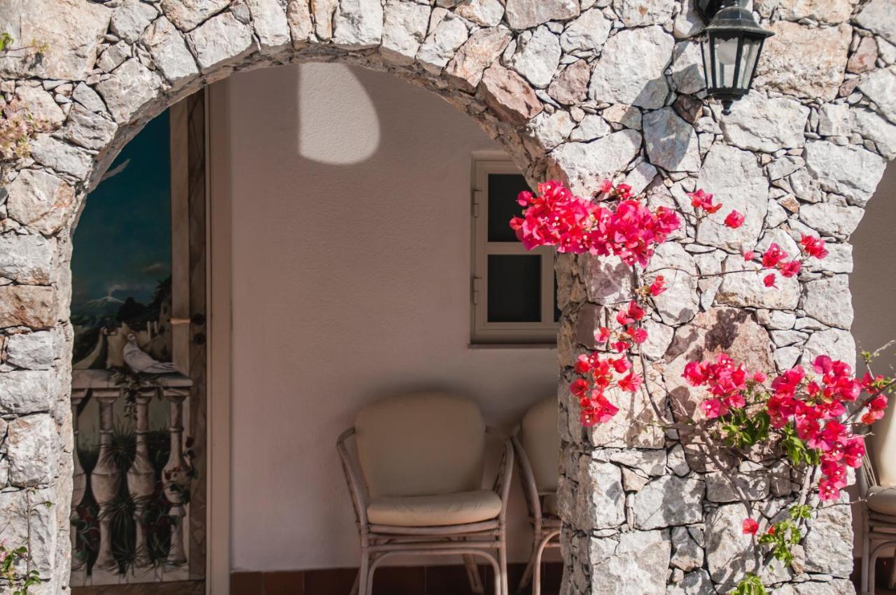 B&B La Villa Giardini Naxos Luaran gambar
