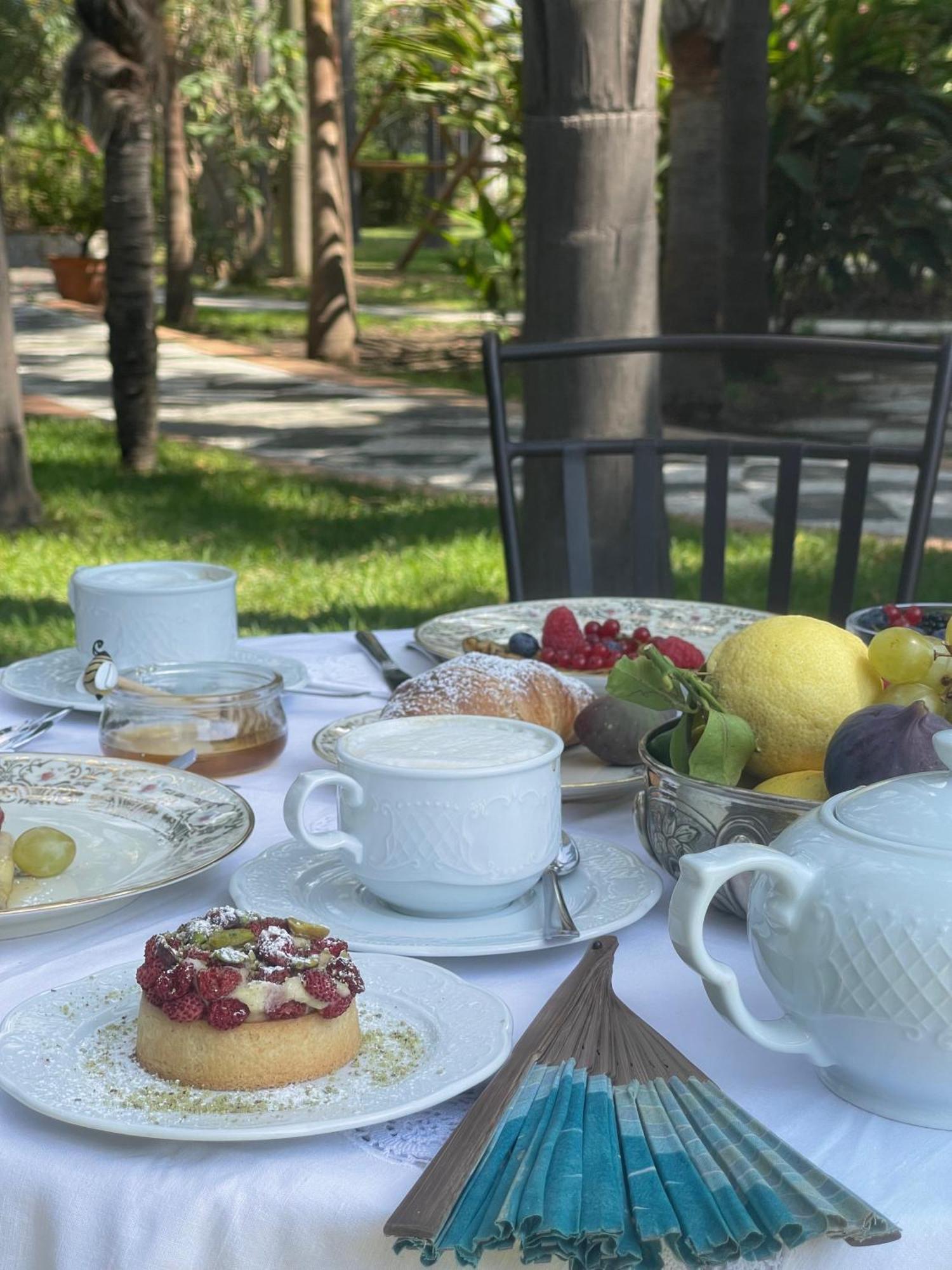 B&B La Villa Giardini Naxos Luaran gambar