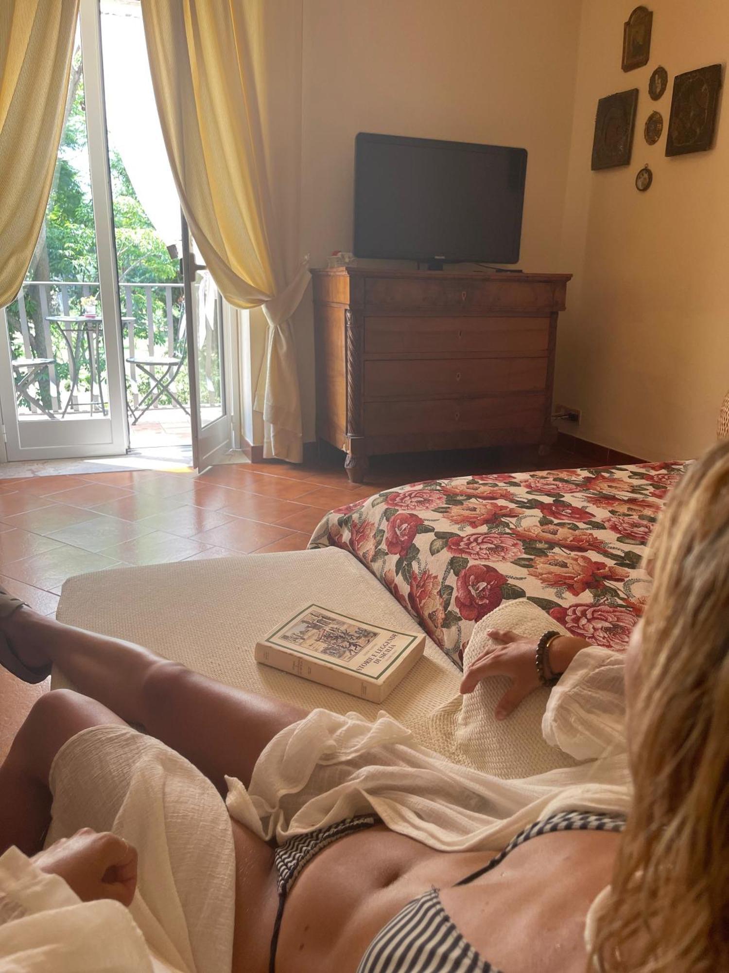 B&B La Villa Giardini Naxos Luaran gambar