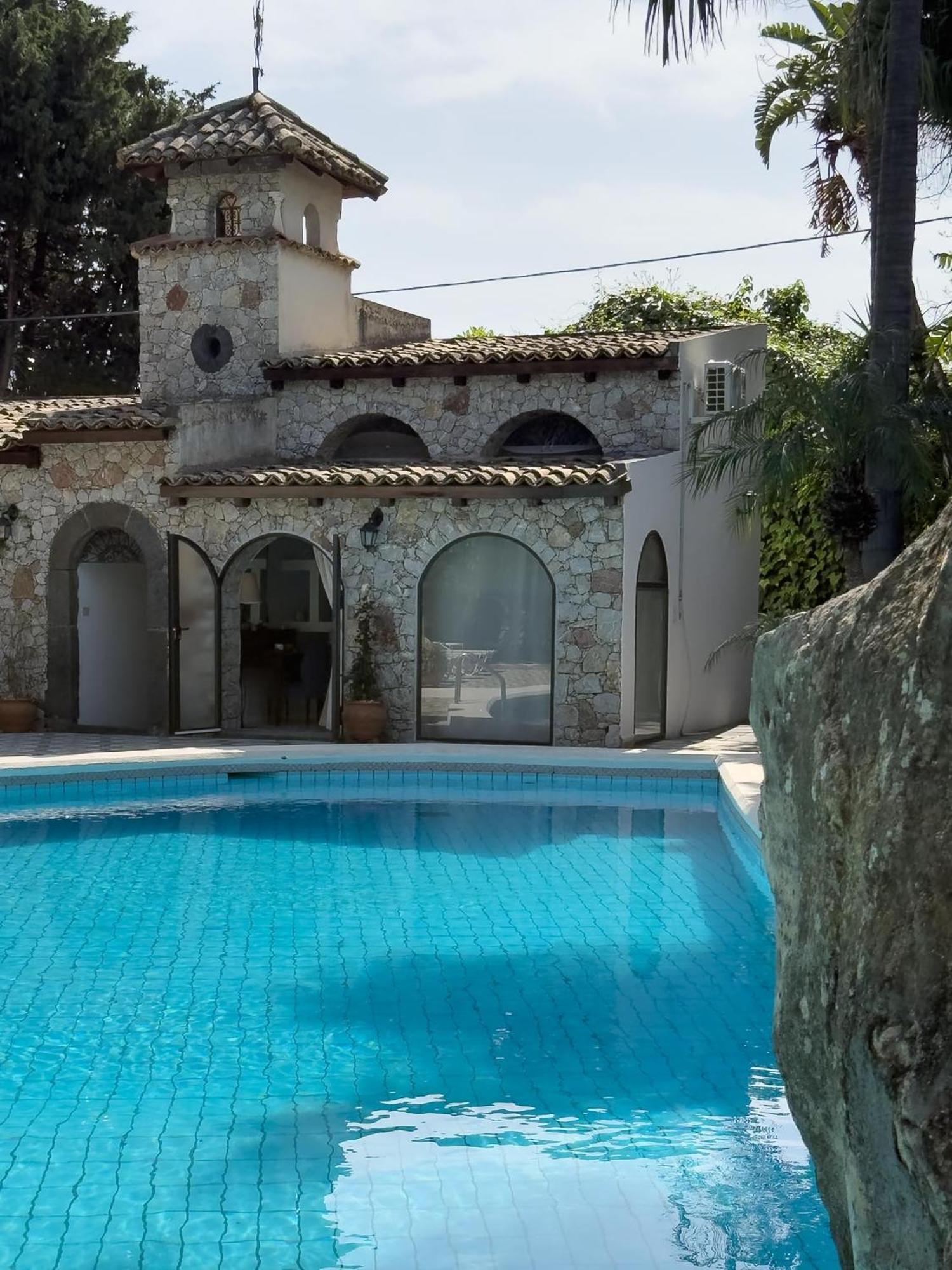 B&B La Villa Giardini Naxos Luaran gambar
